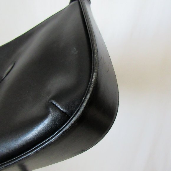 Vintage Classic Black Leather Shoulder Bag by Louis Quatorze. Made in Spain - Picture 8 of 12